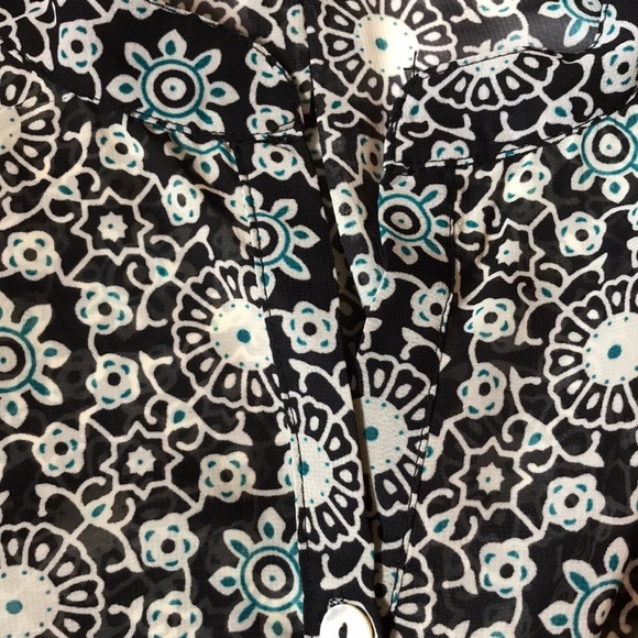 Free with a bundle band collar semi sheer roomy medallion print tunic/shirt EUC - Picture 3 of 7